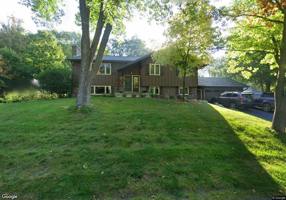 4035 Hunters Hill Way, Minnetonka, MN 55345 - photo 1