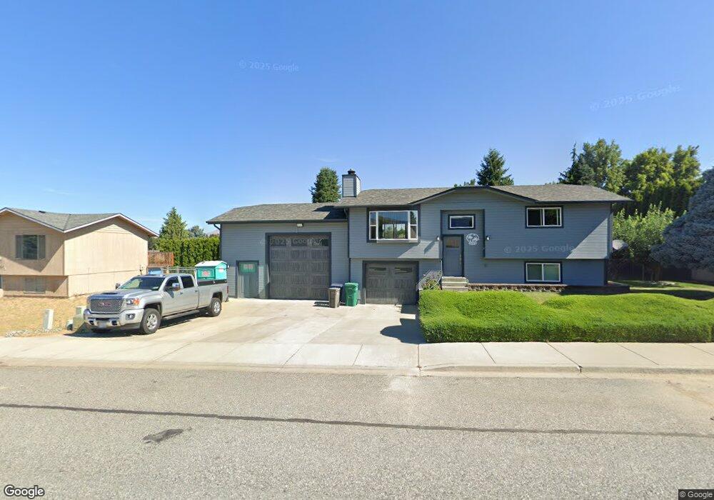 1579 3rd St SE, East Wenatchee, WA 98802 - photo 1