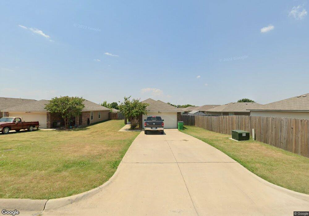 425 Glenwood St, Gainesville, TX 76240 - photo 1