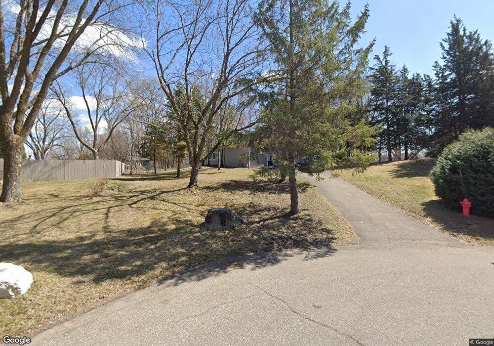 6039 Pinewood Ln, Minnetonka, MN 55345 - photo 1