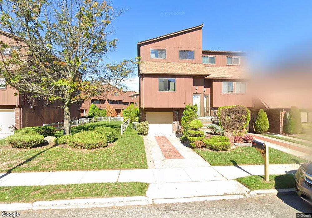 62 Gateway Dr unit 132, Staten Island, NY 10304 - photo 1