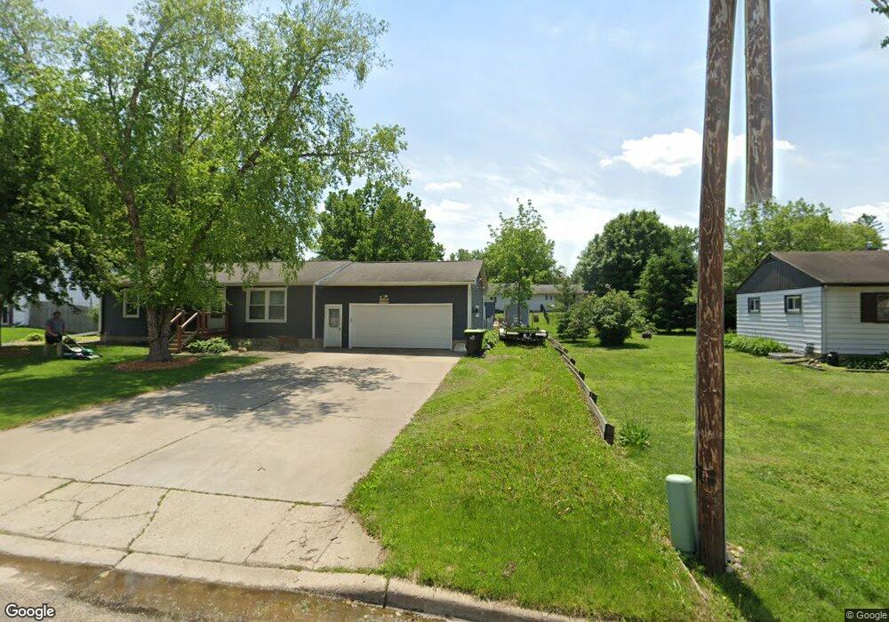 565 E 4th St, Zumbrota, MN 55992 - photo 1