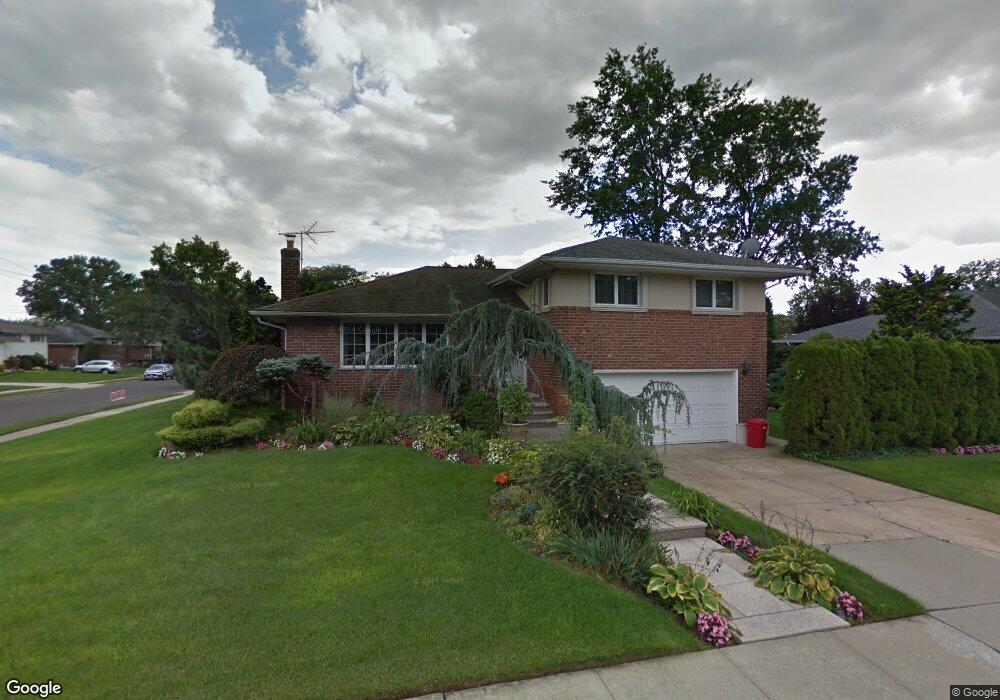 491 Garden Blvd, Garden City, NY 11530 - photo 1