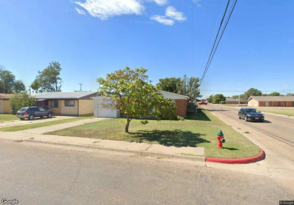 415 Oak Ave, Dumas, TX 79029 - photo 1