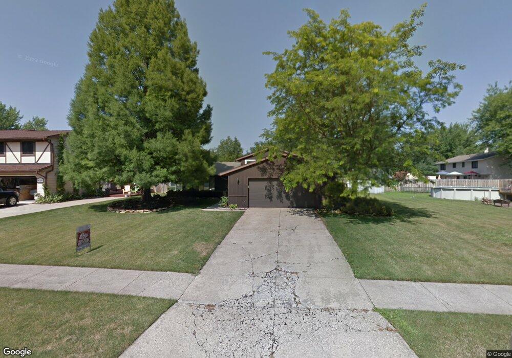 8615 Avondale Ct, Olmsted Falls, OH 44138 - photo 1