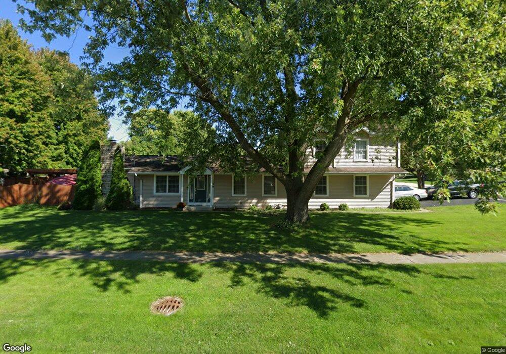 530 S Forest Ave, Batavia, IL 60510 - photo 1