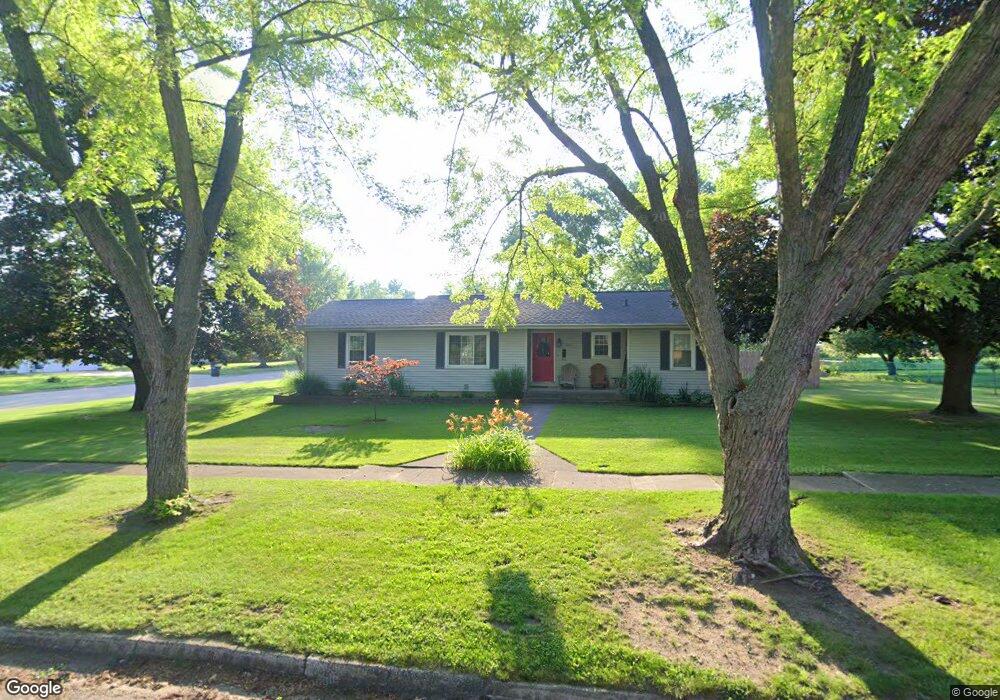 606 Hickory St, Three Oaks, MI 49128 - photo 1