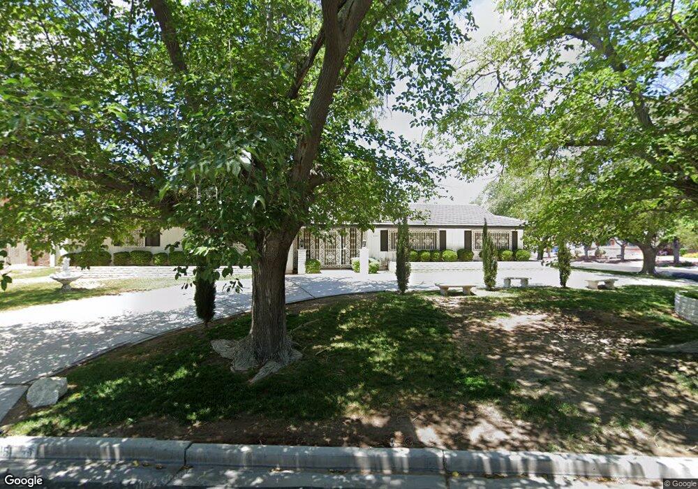 4151 W Pinecrest Cir, Las Vegas, NV 89121 - photo 1