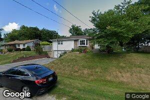 121 Cliff Dr, Silvis, IL 61282