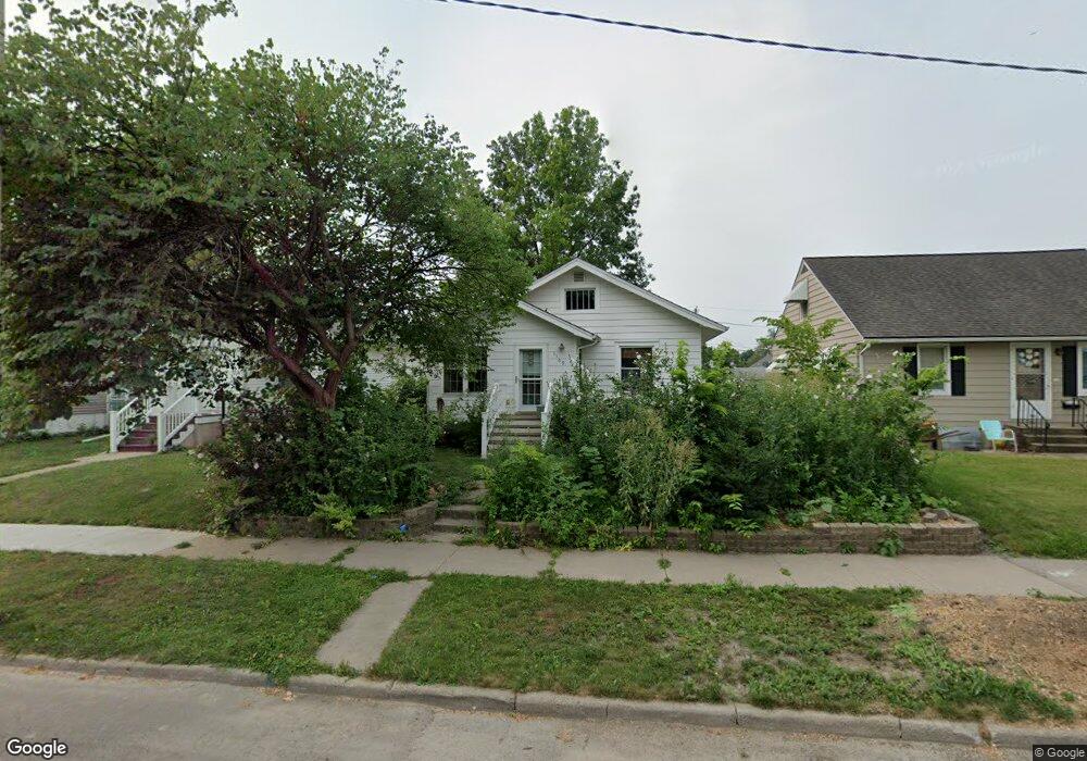 1109 J Ave NW, Cedar Rapids, IA 52405 - photo 1