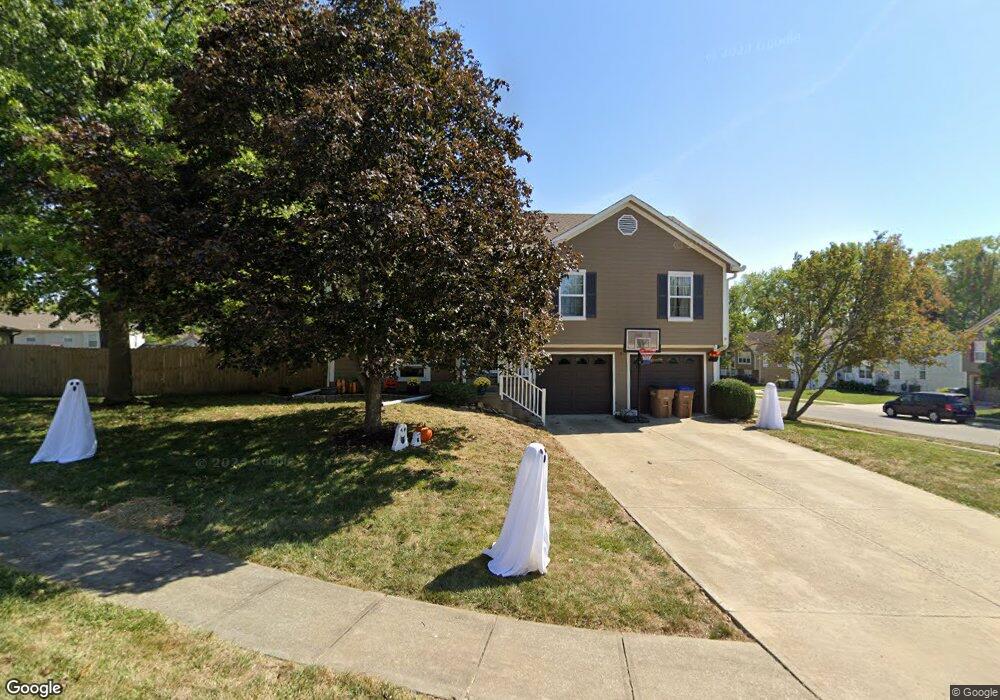 619 Laredo Place, Raymore, MO 64083 - photo 1