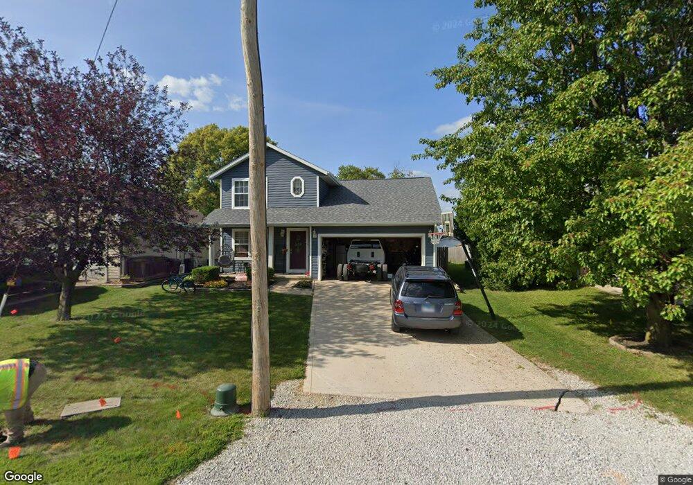 910 E Short St unit 1, Tuscola, IL 61953 - photo 1