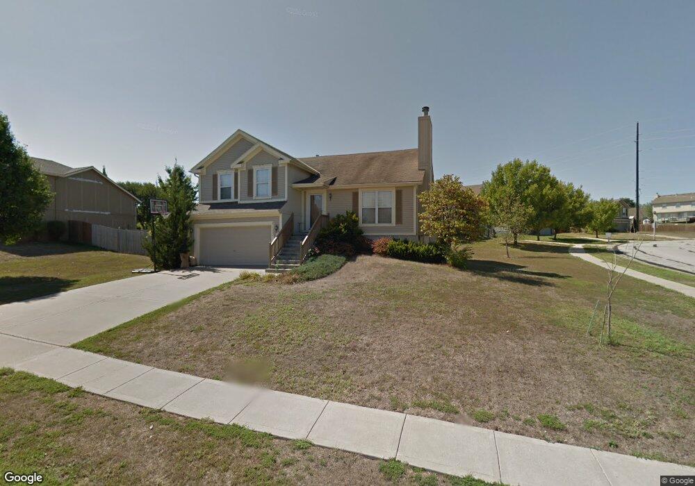 21323 W 51st Place, Shawnee, KS 66218 - photo 1