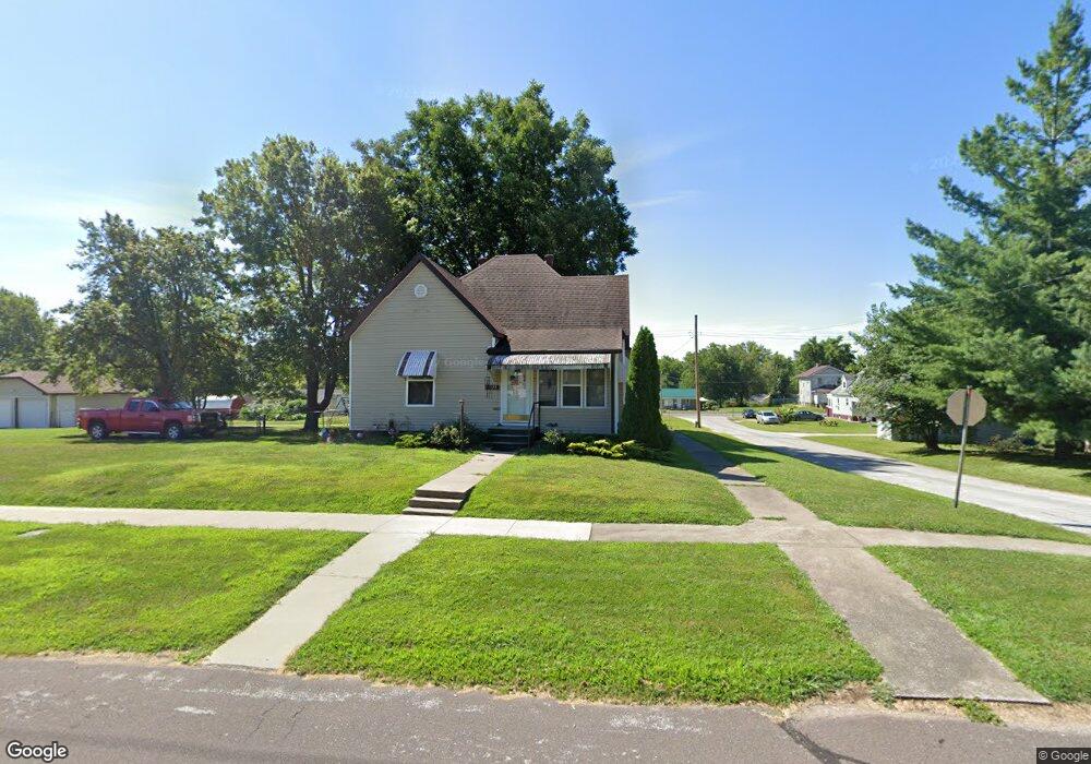 1028 Myra St, Moberly, MO 65270 - photo 1