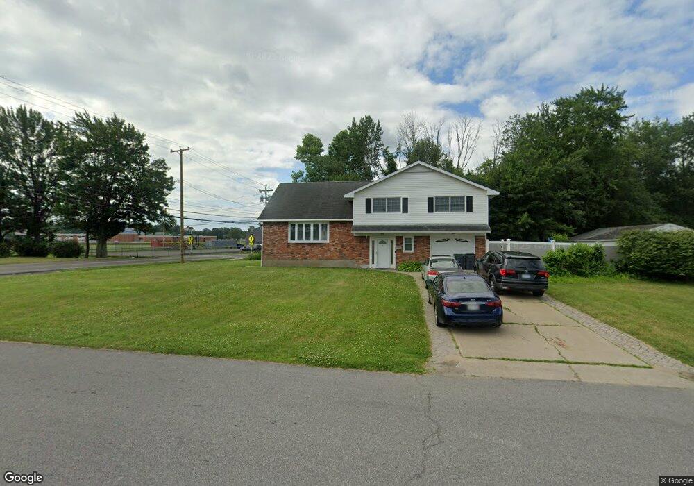 2 Crestwood Dr, Schenectady, NY 12306 - photo 1