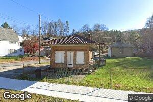 5 Park St, Glen Lyon, PA 18617