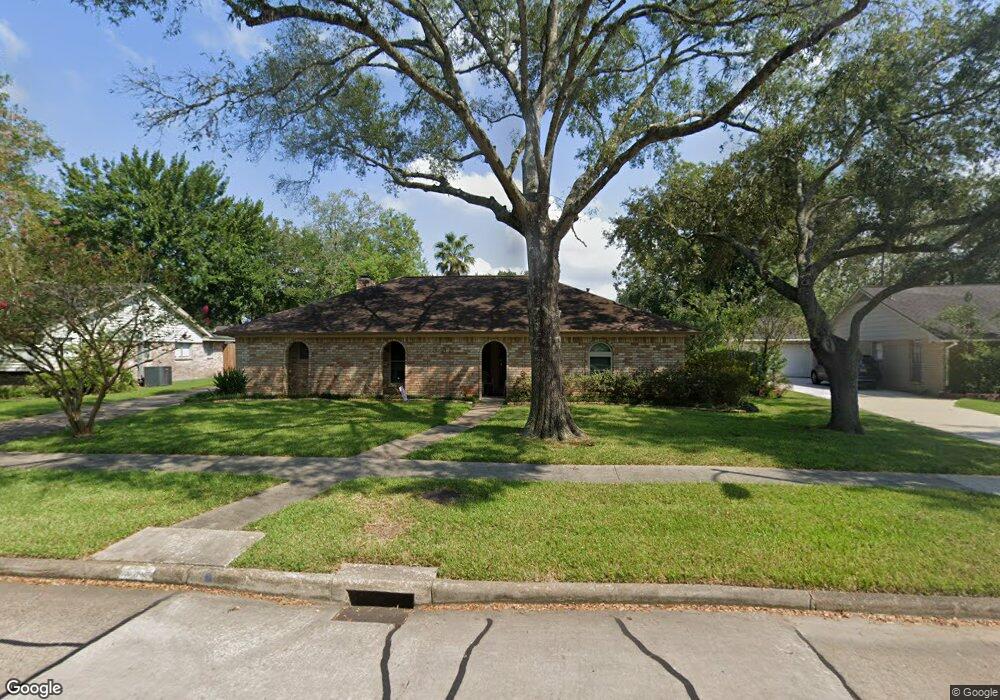 333 W Castle Harbour Dr, Friendswood, TX 77546 - photo 1