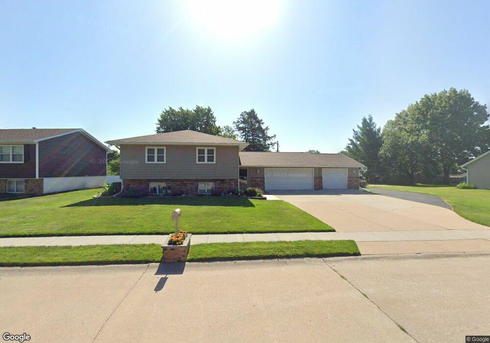 4503 Kelling St, Davenport, IA 52806 - photo 1