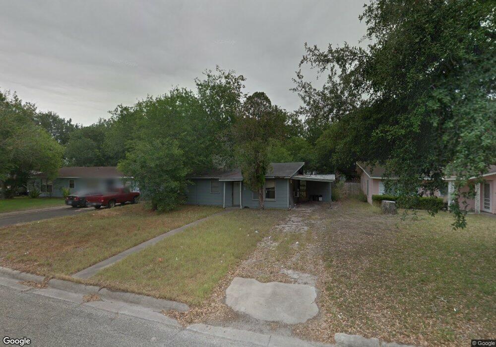 1010 E Randall St, Beeville, TX 78102 - photo 1