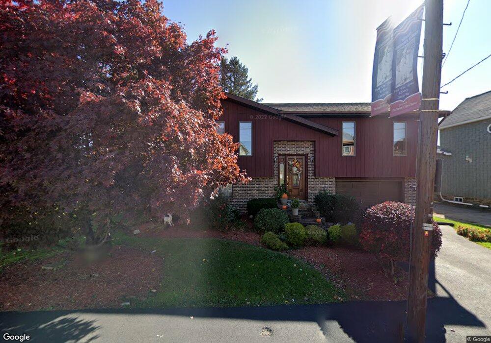 516 Cypress St, Throop, PA 18512 - photo 1