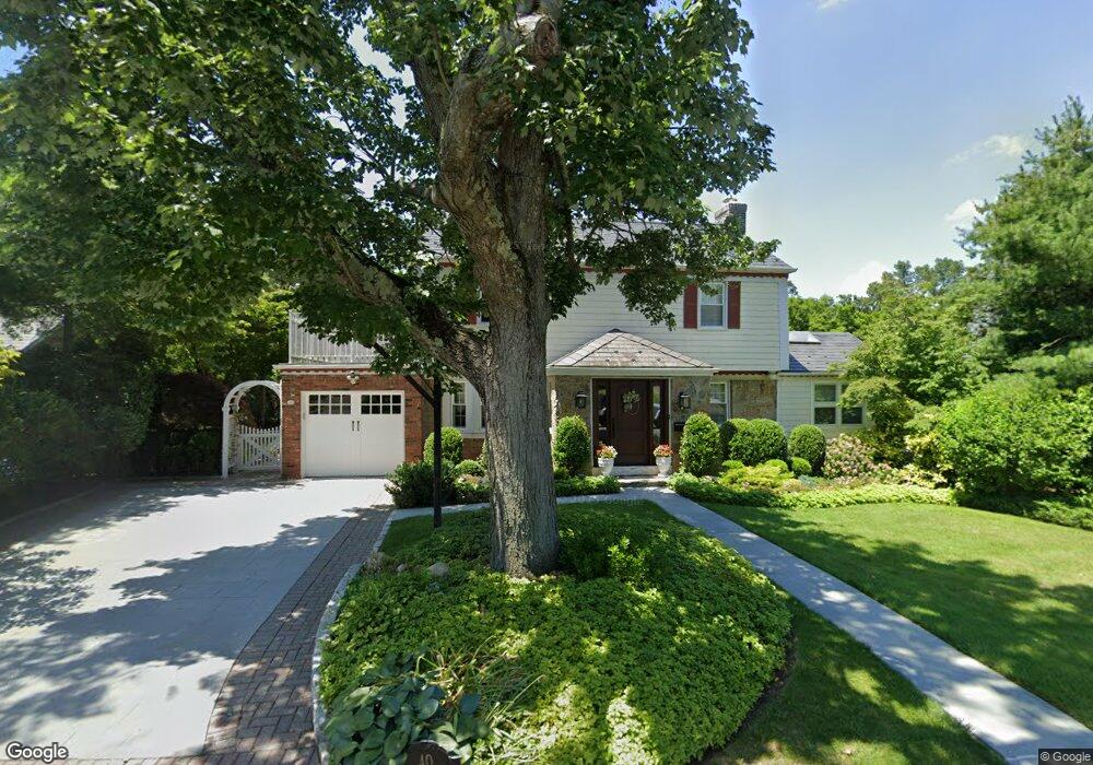 34 Homewood Dr, Manhasset, NY 11030 - photo 1