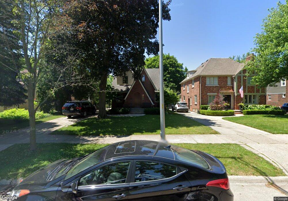 683 University Place, Grosse Pointe, MI 48230 - photo 1