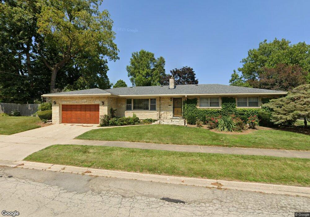 2340 Hyde Park Ave, Waukegan, IL 60085 - photo 1