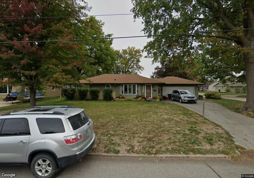 702 S 13th Ave W, Newton, IA 50208 - photo 1