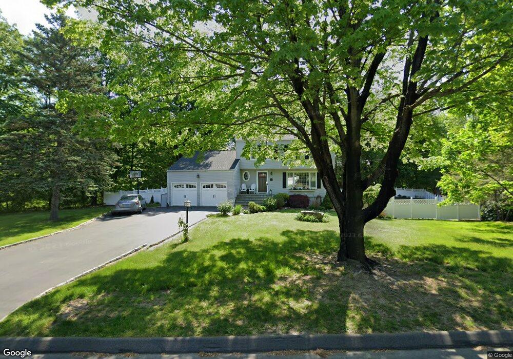 15 Camelot Dr, Trumbull, CT 06611 - photo 1