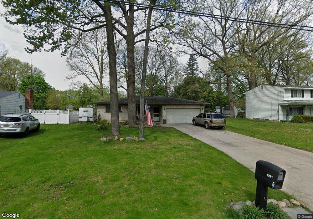 1261 Pickwick Place, Flint, MI 48507 - photo 1