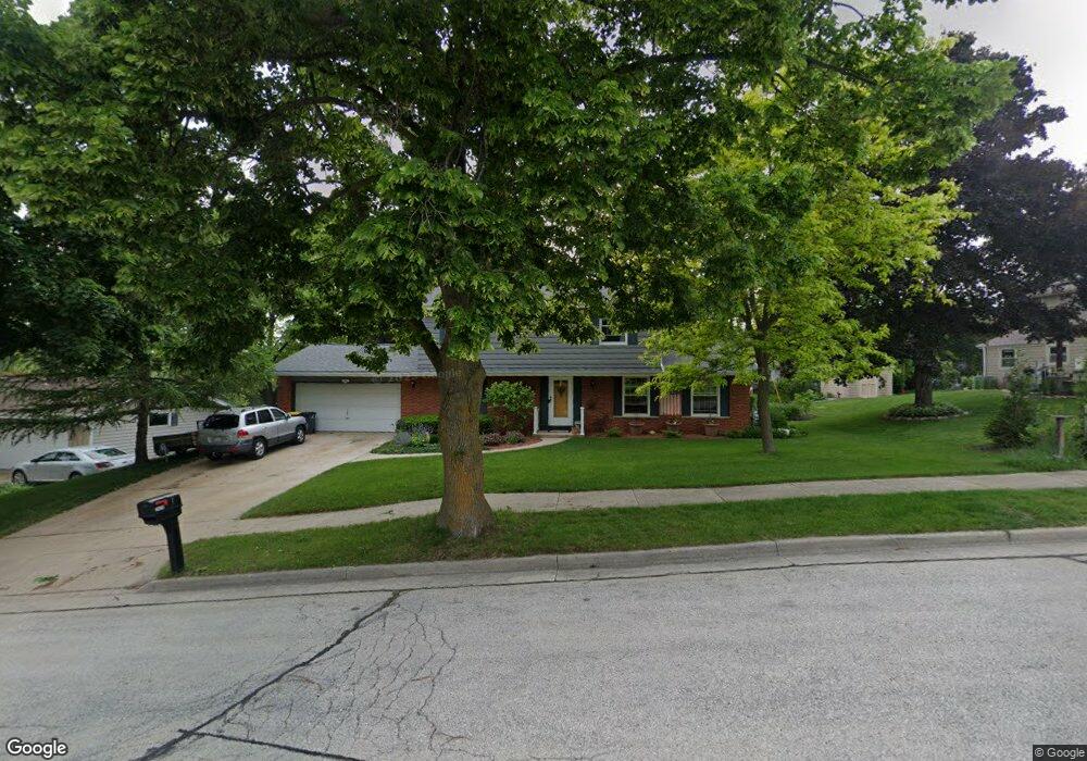 2420 Misty Ln, Waukesha, WI 53186 - photo 1