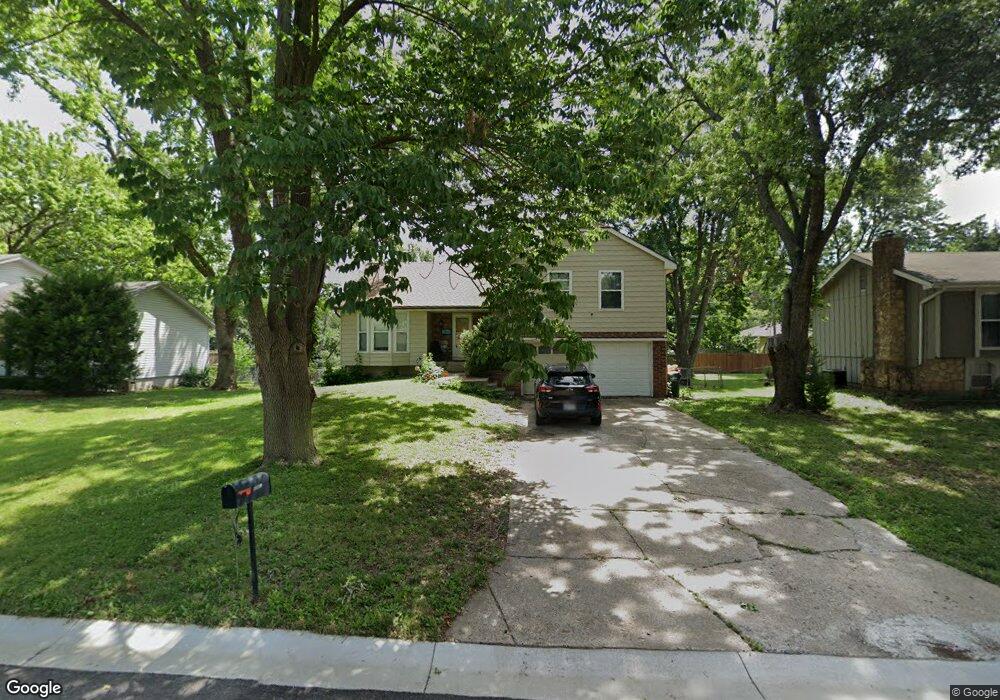 6009 Haskins St, Shawnee, KS 66216 - photo 1