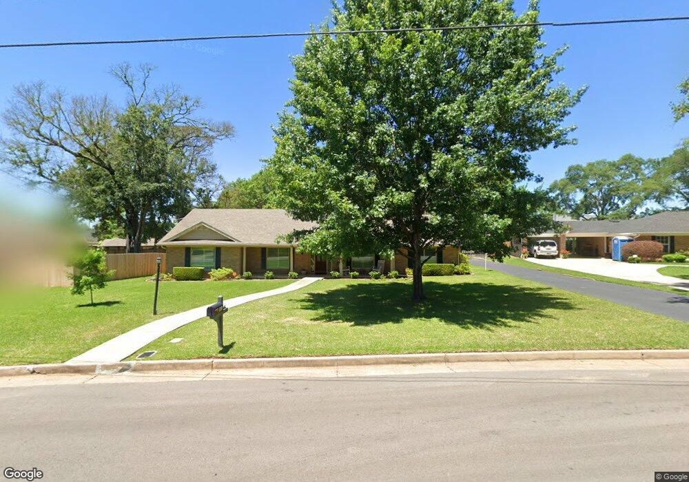 801 Trenton Dr, Tyler, TX 75703 - photo 1