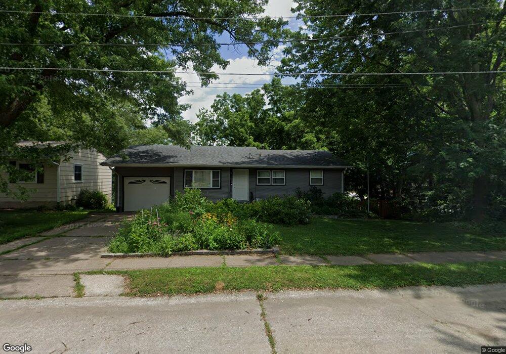 1019 Hillandale Rd, Davenport, IA 52804 - photo 1