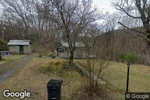 106 Compton Ct, Millrift, PA 18340