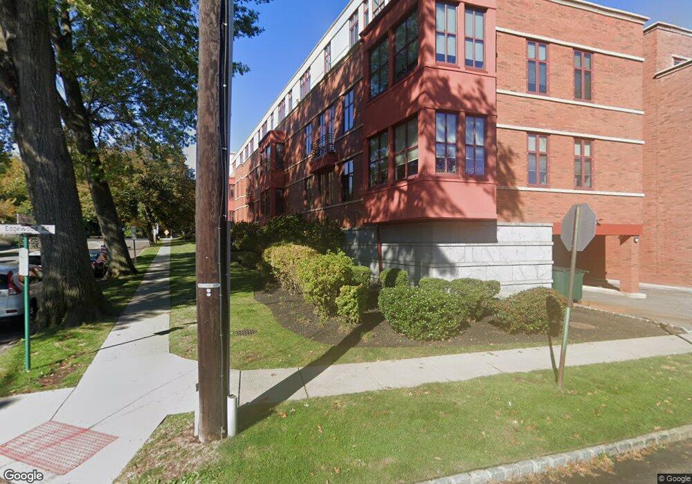 4 Edgewood Rd unit 1, Glen Ridge, NJ 07028 - photo 1