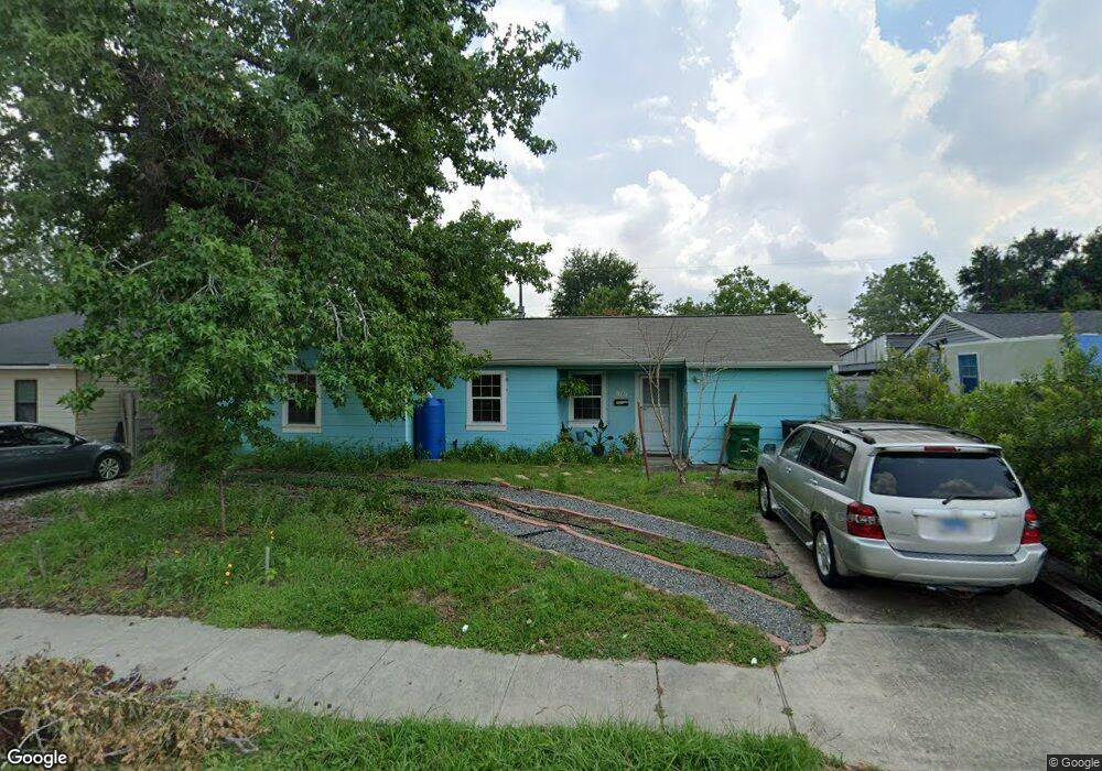 1727 W 43rd St, Houston, TX 77018 - photo 1
