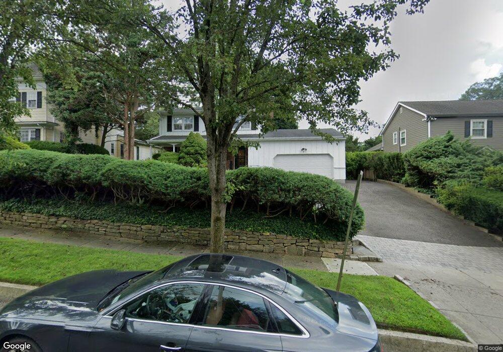 4 Murray Ave, Port Washington, NY 11050 - photo 1