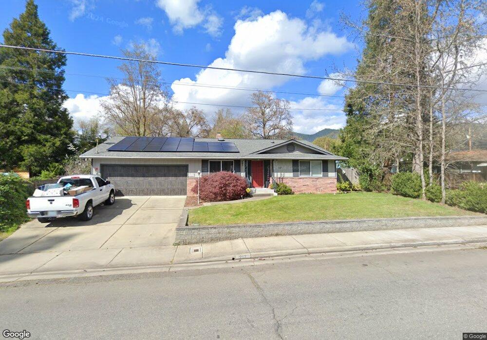 212 NW Savage St, Grants Pass, OR 97526 - photo 1