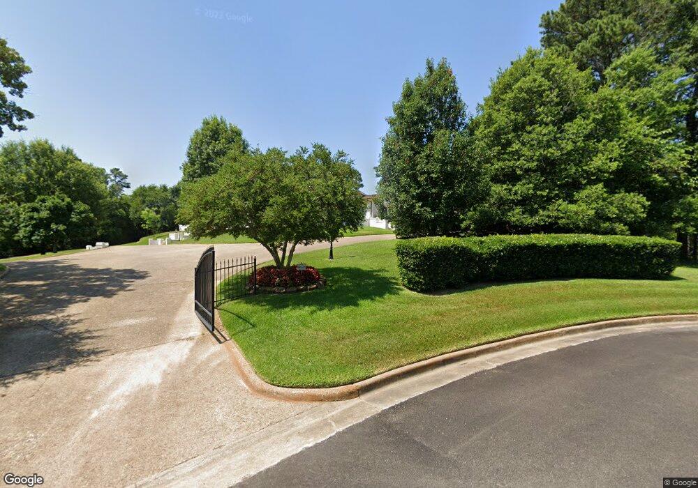 920 Colonial Cir, Tyler, TX 75701 - photo 1