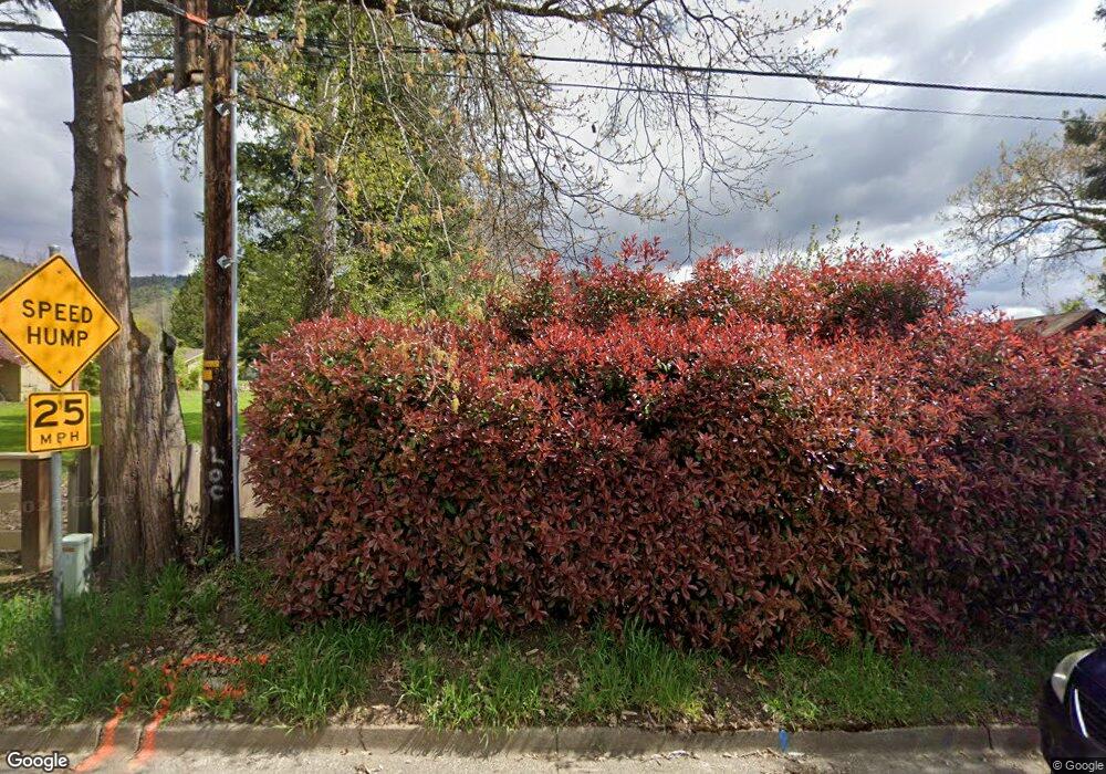 1333 NE 9th St, Grants Pass, OR 97526 - photo 1