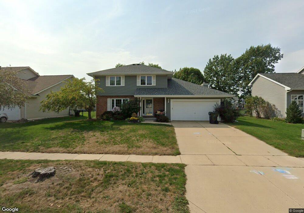 4023 Riverside Dr NE, Cedar Rapids, IA 52411 - photo 1