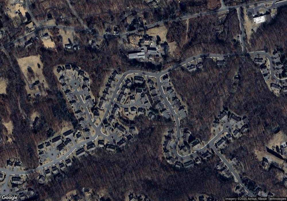 518 Heatherwood Ct, Oxford, CT 06478 - photo 1