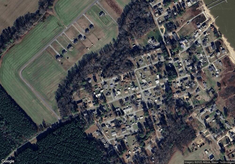 252 River Shore Dr, Dunnsville, VA 22454 - photo 1