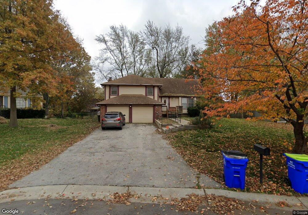 4833 Cody St, Shawnee, KS 66203 - photo 1