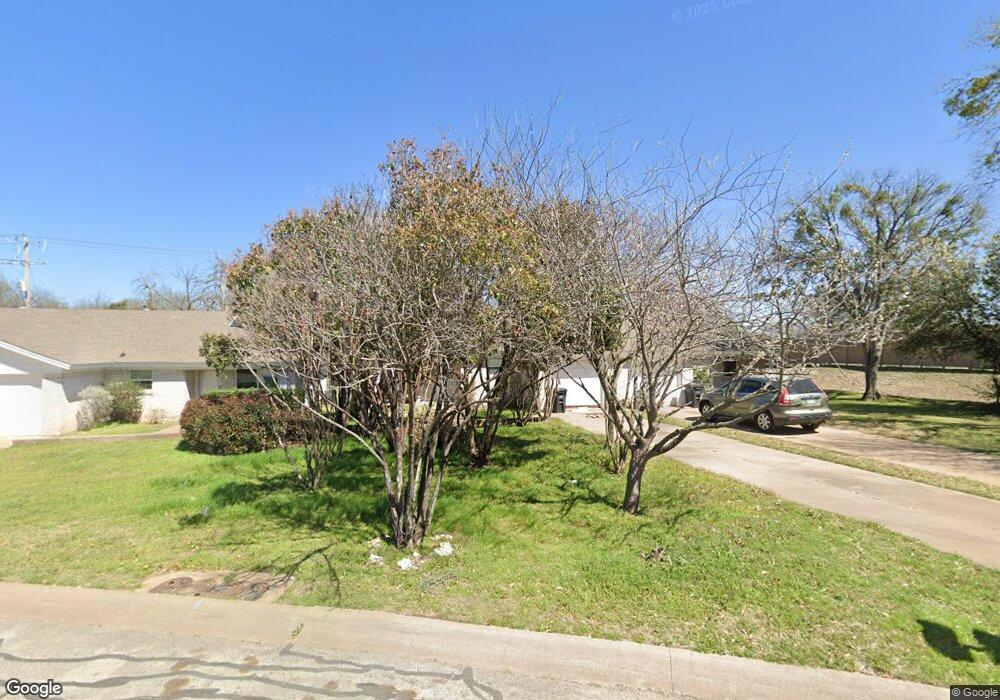 1133 Tanglewood Dr, Cleburne, TX 76033 - photo 1