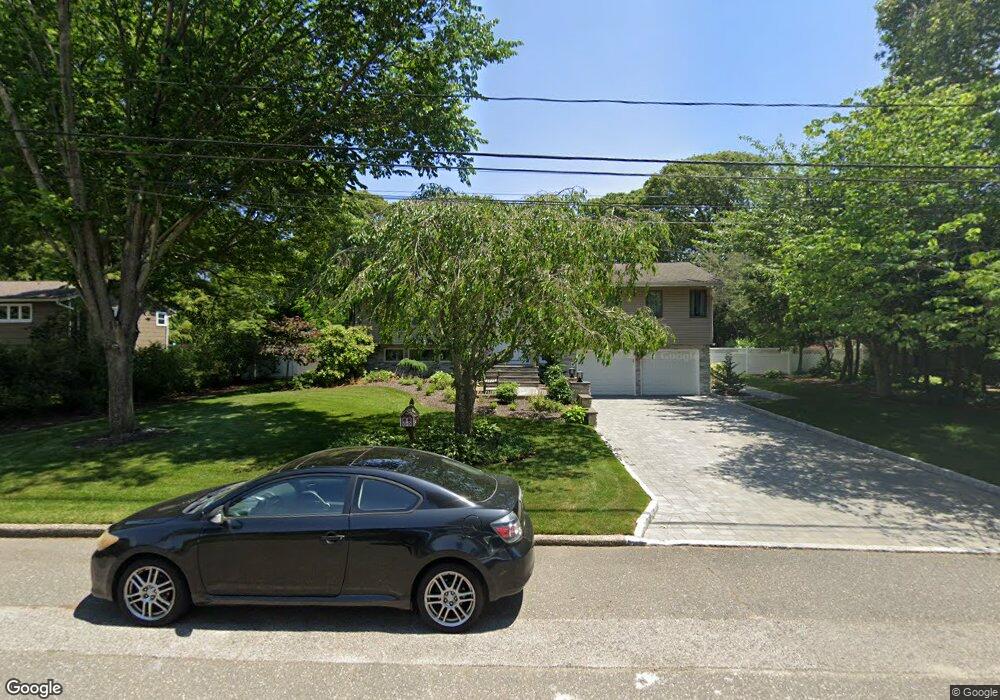 25 Baywood Ln, Bayport, NY 11705 - photo 1