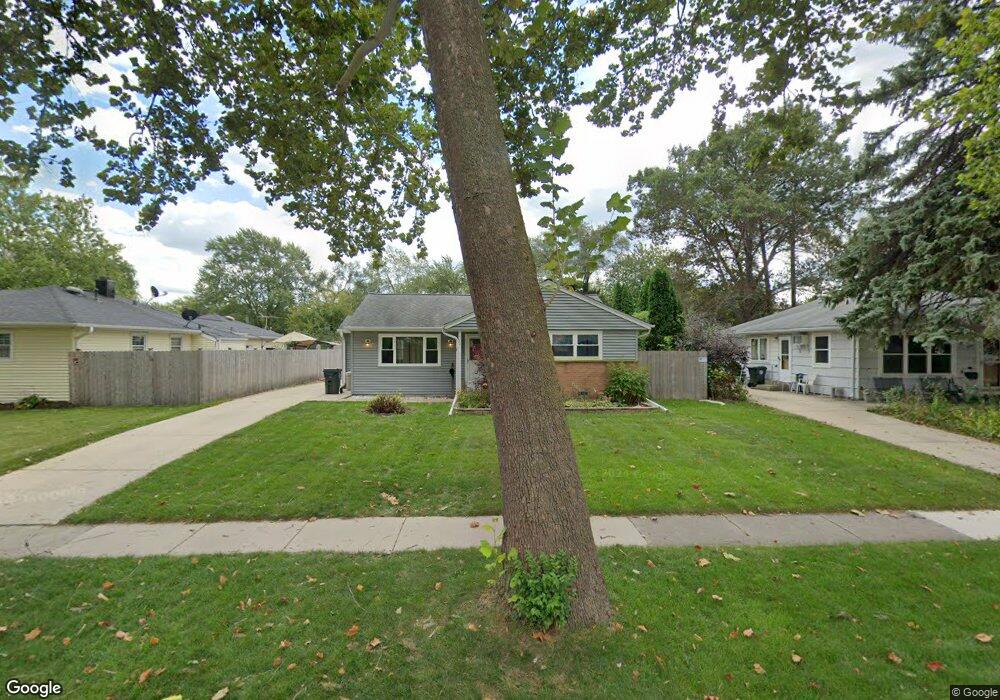 2403 Hawk Ln, Rolling Meadows, IL 60008 - photo 1