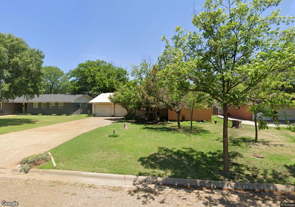1306 Floydada St, Plainview, TX 79072 - photo 1