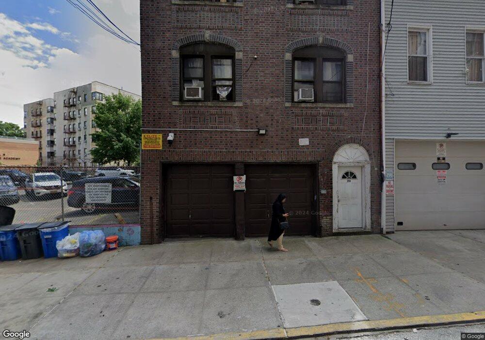 268 E 202nd St unit 2, Bronx, NY 10458 - photo 1